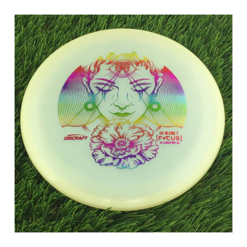 Discraft Elite Z UV Focus with 2023 Ledgestone Edition - Wave 3 Stamp - 174g - Translucent Cream