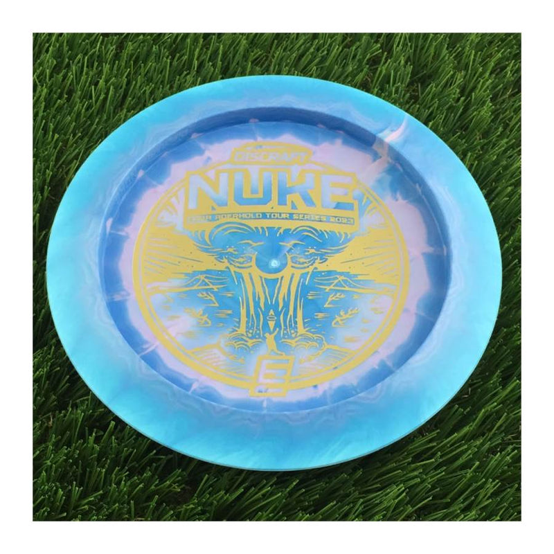 Discraft ESP Swirl Nuke with Ezra Aderhold Tour Series 2023 Stamp - 174g - Solid Blue