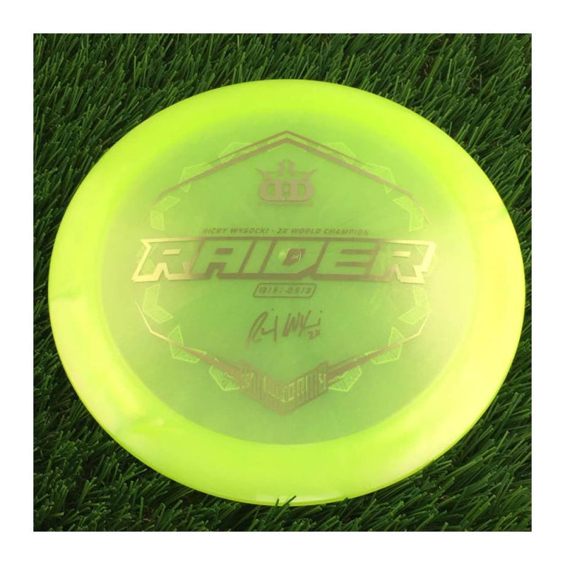 Dynamic Discs Lucid Ice Glimmer Raider with RickyWysocki - 2X World Champion & Sockibomb Ring Bottom Stamp - 173g - Translucent Yellow