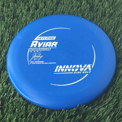 Innova Pro Yeti Aviar with Jay Yeti Reading 5 Time World Putting Champion Burst Logo Stamp - 172g Blue