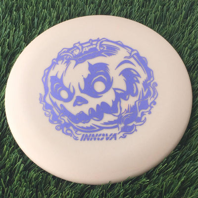 Innova Nexus Color Glow Aviar Putter with Doom Pumpkin - Innova Halloween 2024 Stamp - 171g Orangish Cream