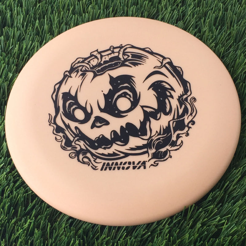 Innova Nexus Color Glow Aviar Putter with Doom Pumpkin - Innova Halloween 2024 Stamp - 167g Light Orange